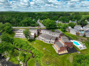 Отель Ogunquit River Inn & Suites, Ascend Hotel Collection  Оджинквайт